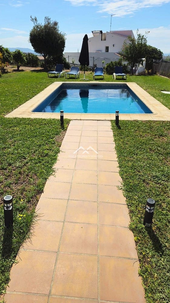 Villa for rent in Nerja with pool garage - € 1,100 (Ref: 8917445)