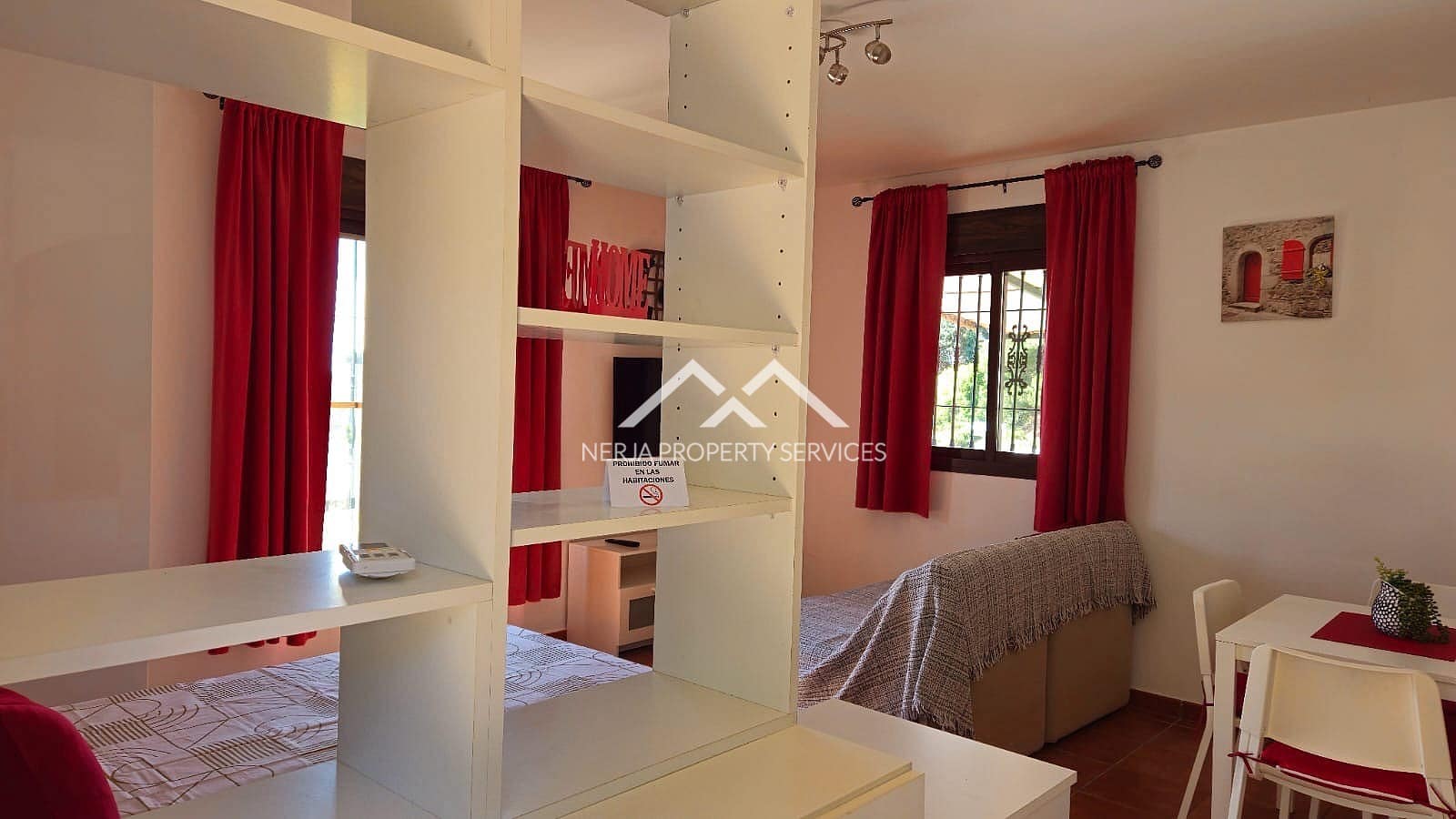 Villa for rent in Nerja with pool garage - € 1,100 (Ref: 8917445)