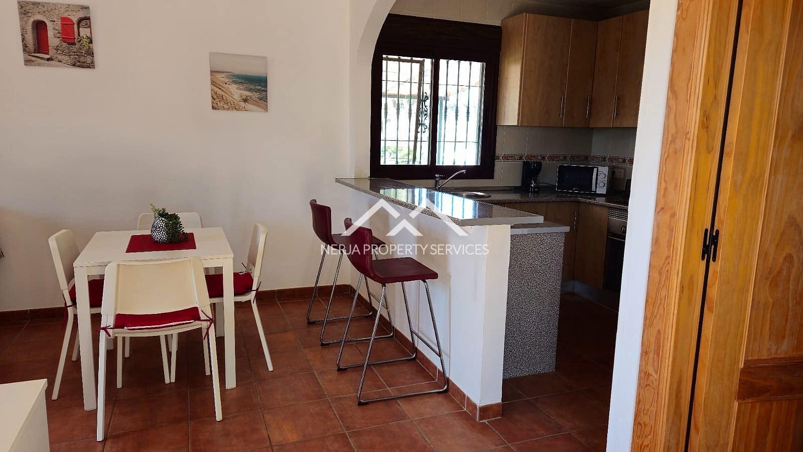 Villa for rent in Nerja with pool garage - € 1,100 (Ref: 8917445)
