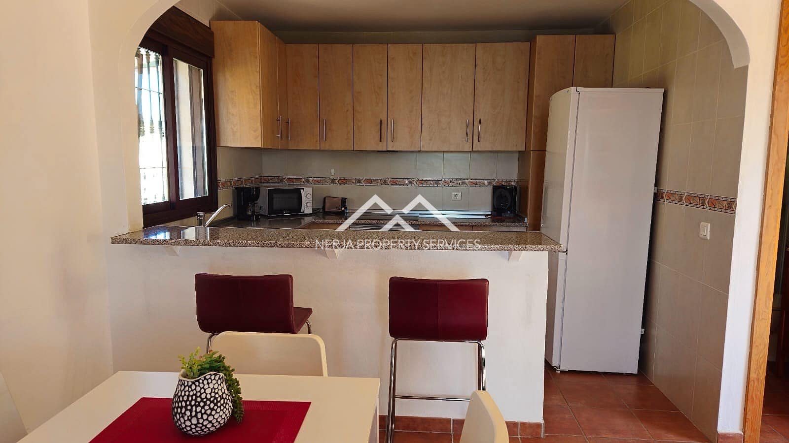 Villa for rent in Nerja with pool garage - € 1,100 (Ref: 8917445)