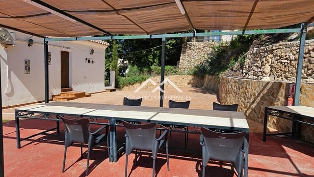 Villa til leje i Centro, Nerja med swimmingpool garage - € 1.100 (Ref: 8917445)