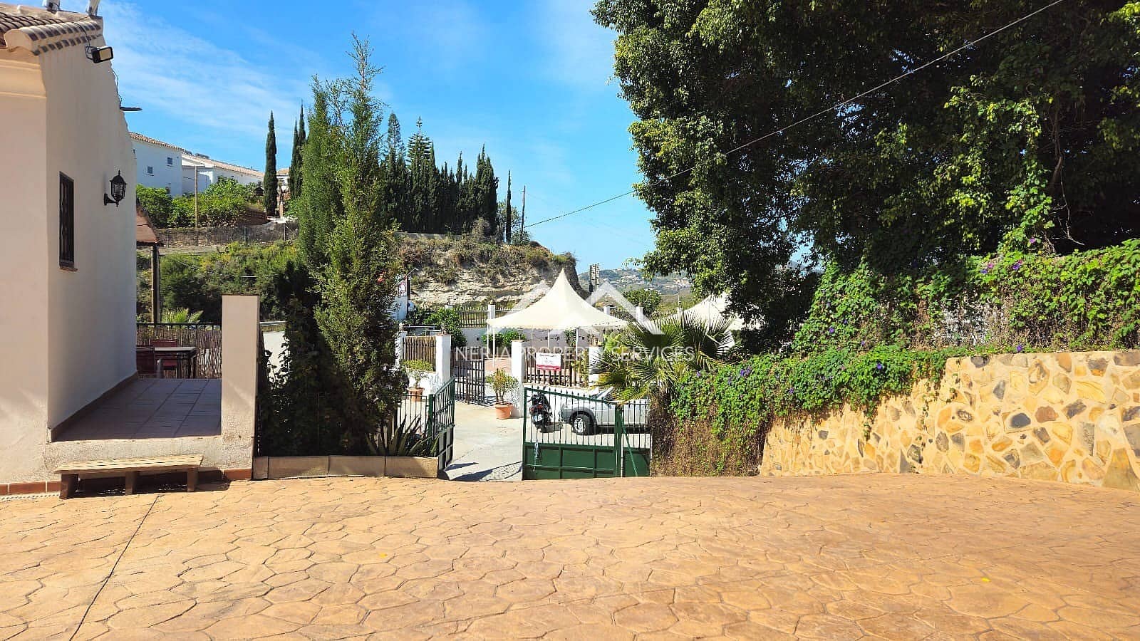Villa for rent in Nerja with pool garage - € 1,100 (Ref: 8917445)
