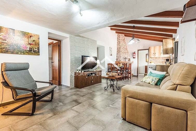 3 slaapkamer Villa te huur in Maro met zwembad - € 1.625 (Ref: 8932976)