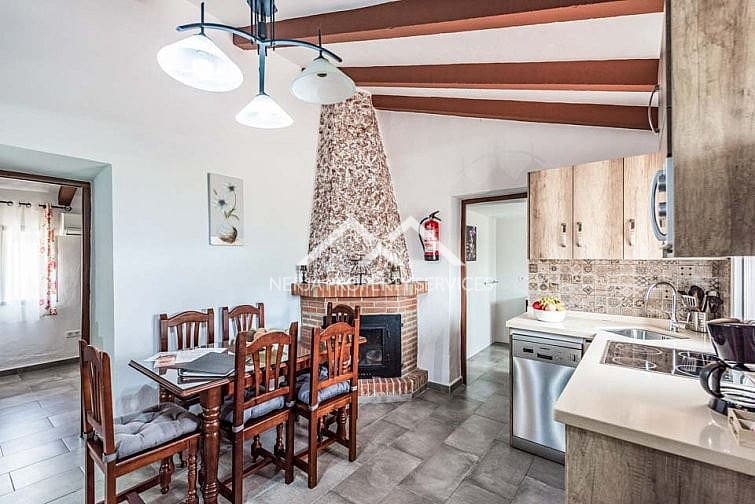 3 slaapkamer Villa te huur in Maro met zwembad - € 1.625 (Ref: 8932976)