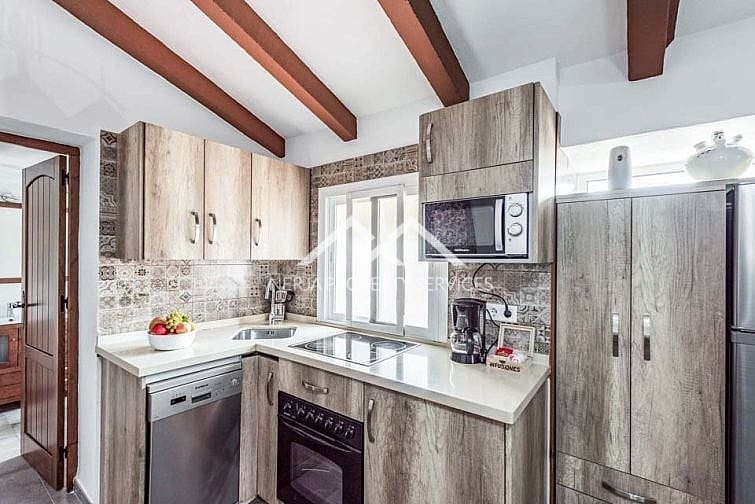 3 slaapkamer Villa te huur in Maro met zwembad - € 1.625 (Ref: 8932976)