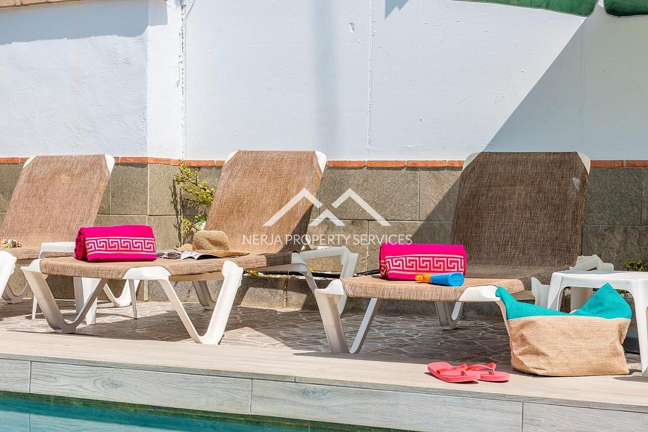 3 slaapkamer Villa te huur in Maro met zwembad - € 1.625 (Ref: 8932976)