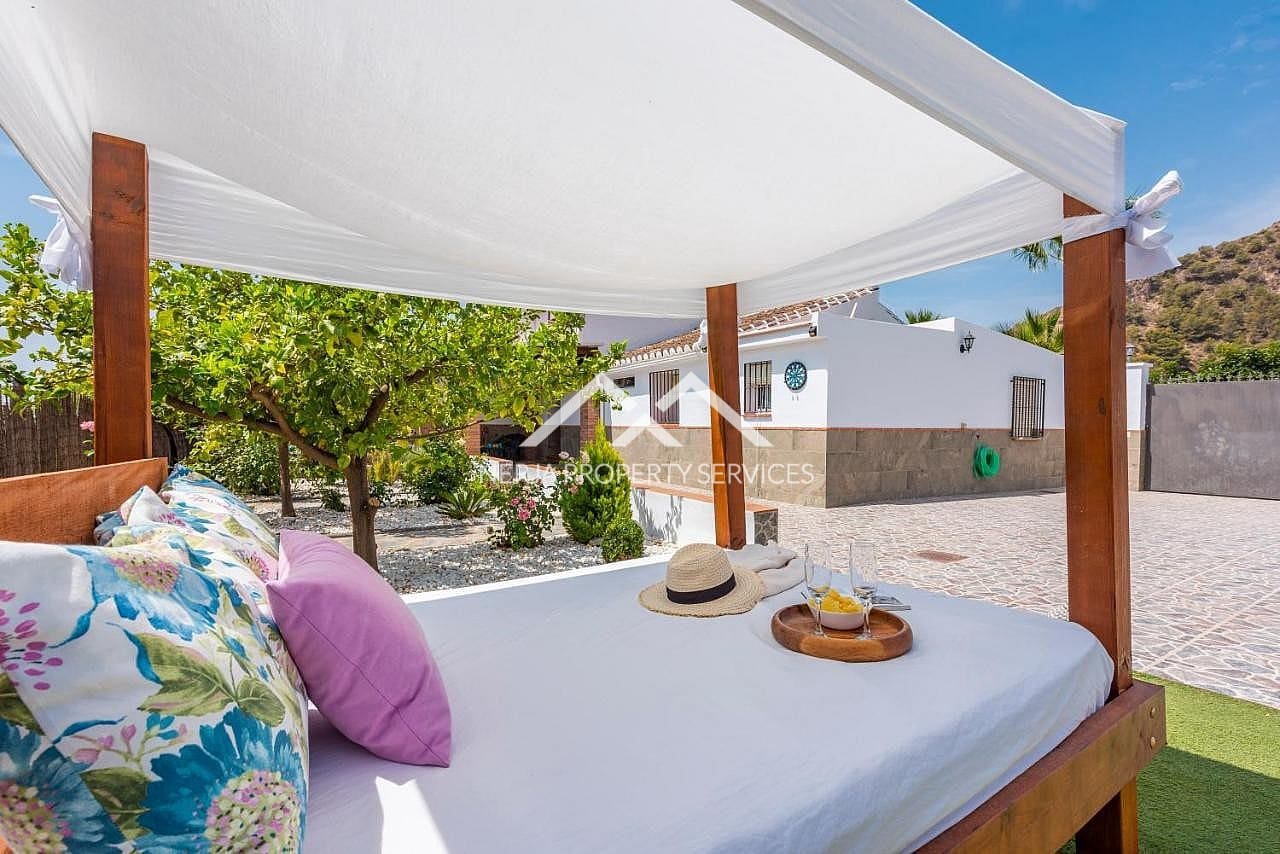 3 slaapkamer Villa te huur in Maro met zwembad - € 1.625 (Ref: 8932976)