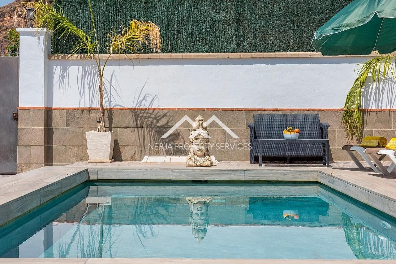 3 slaapkamer Villa te huur in Maro met zwembad - € 1.625 (Ref: 8932976)