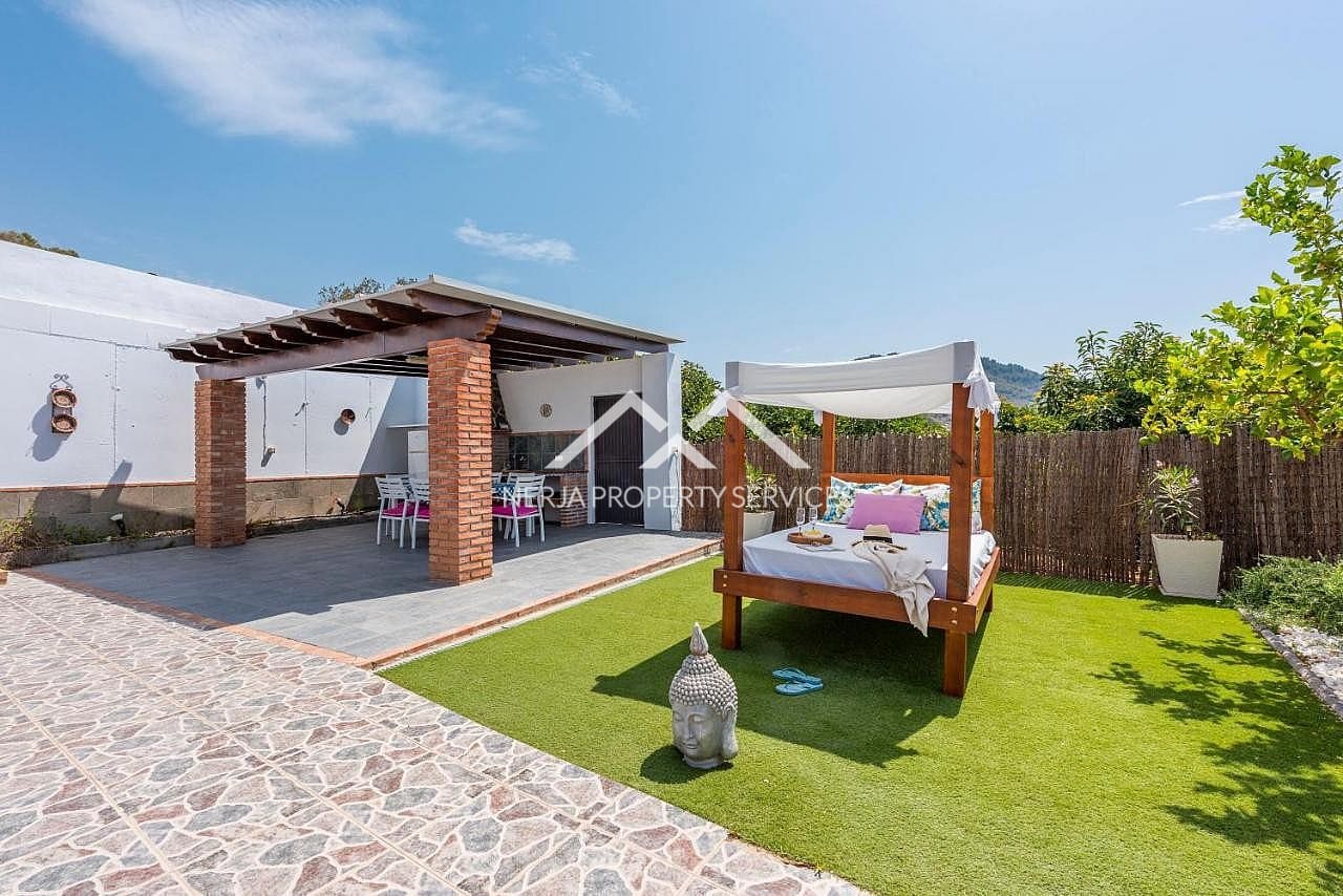 3 slaapkamer Villa te huur in Maro met zwembad - € 1.625 (Ref: 8932976)