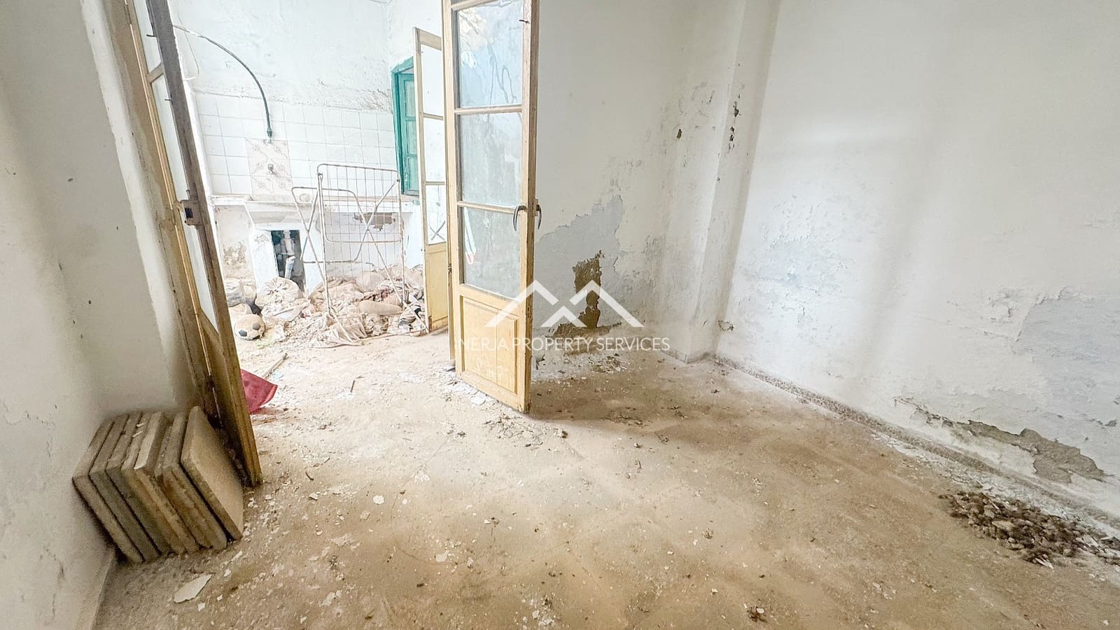 Byhus til salg i Nerja - € 350.000 (Ref: 8947246)