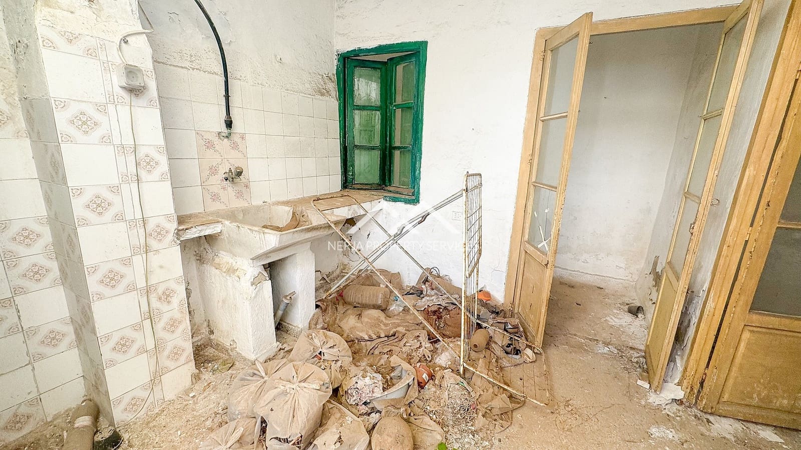 Byhus til salg i Nerja - € 350.000 (Ref: 8947246)