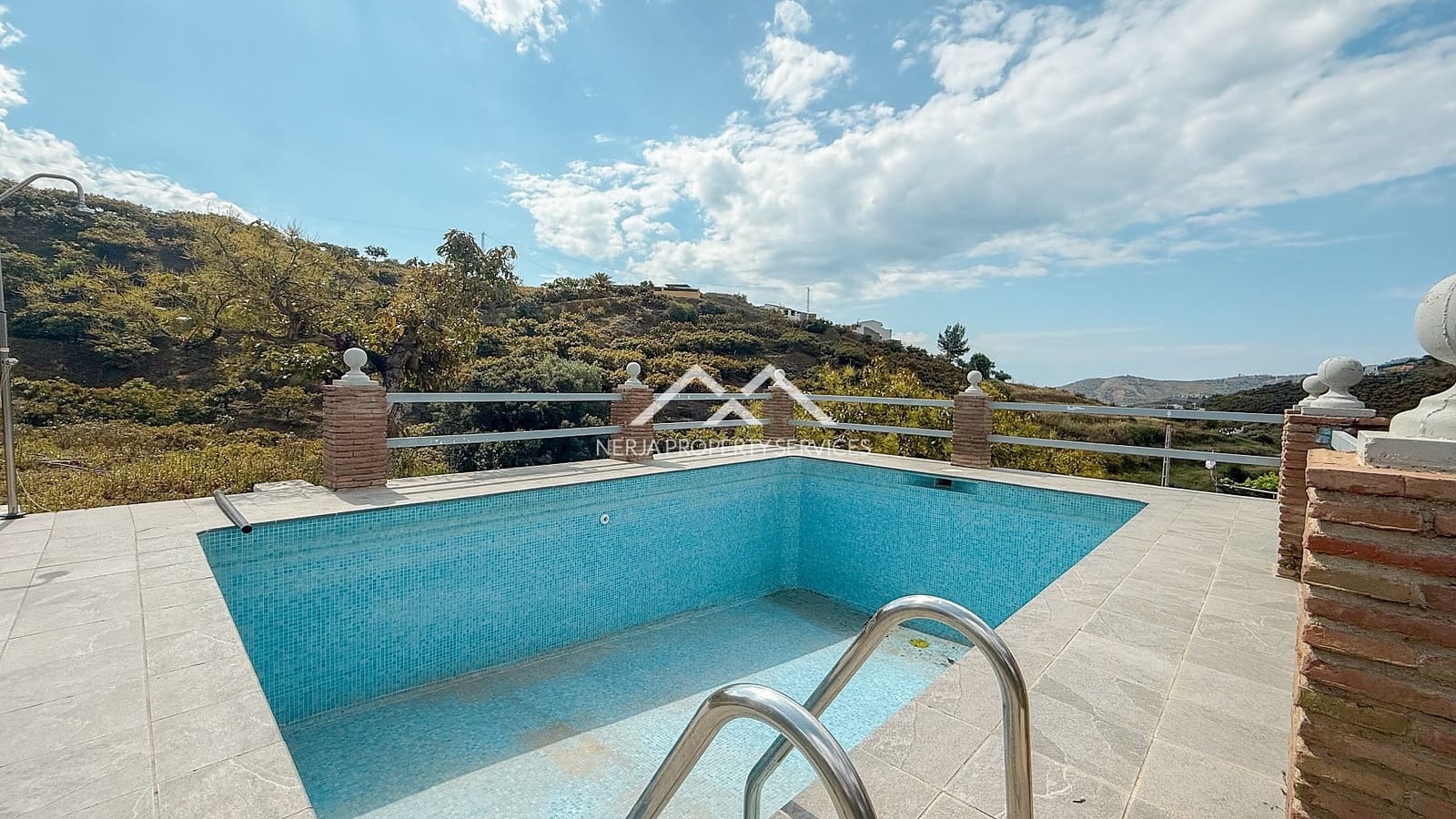 3 soveværelse Finca/Landehus til salg i Frigiliana med swimmingpool - € 379.000 (Ref: 8989849)
