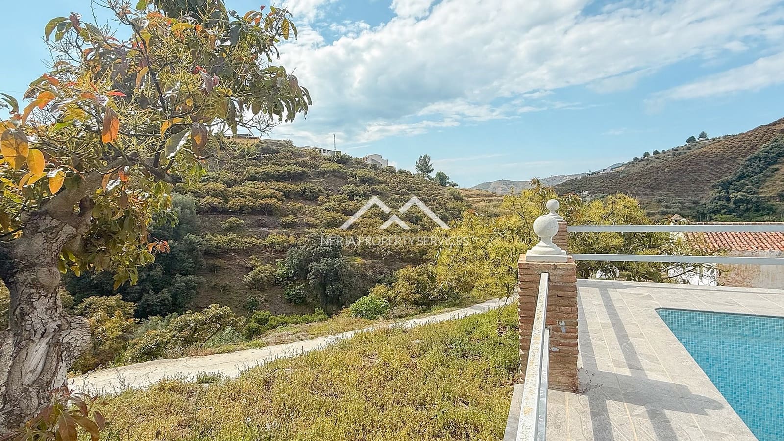 3 soveværelse Finca/Landehus til salg i Frigiliana med swimmingpool - € 379.000 (Ref: 8989849)