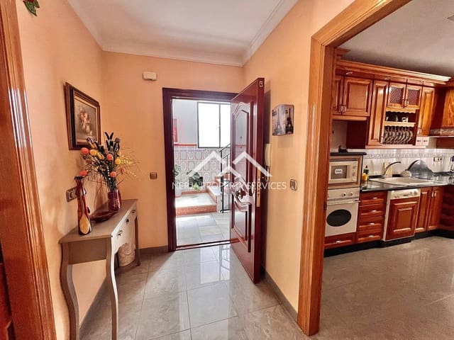 5 soveværelse Lejlighed til salg i Torrox Pueblo, Torrox - € 245.000 (Ref: 9001948)