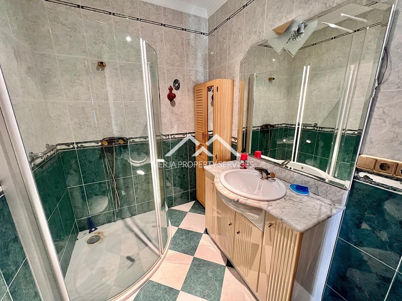 5 slaapkamer Appartement te koop in Torrox - € 245.000 (Ref: 9001948)