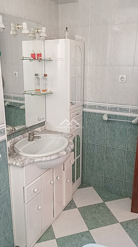 3 soveværelse Lejlighed til salg i Nerja - € 260.000 (Ref: 9027197)