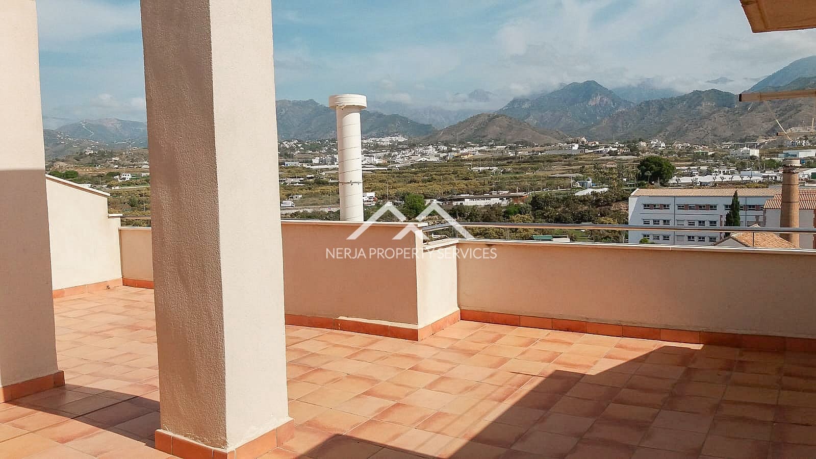 2 makuuhuone Huoneisto vuokrattavana paikassa Nerja - 1 200 € (Ref: 9033343)