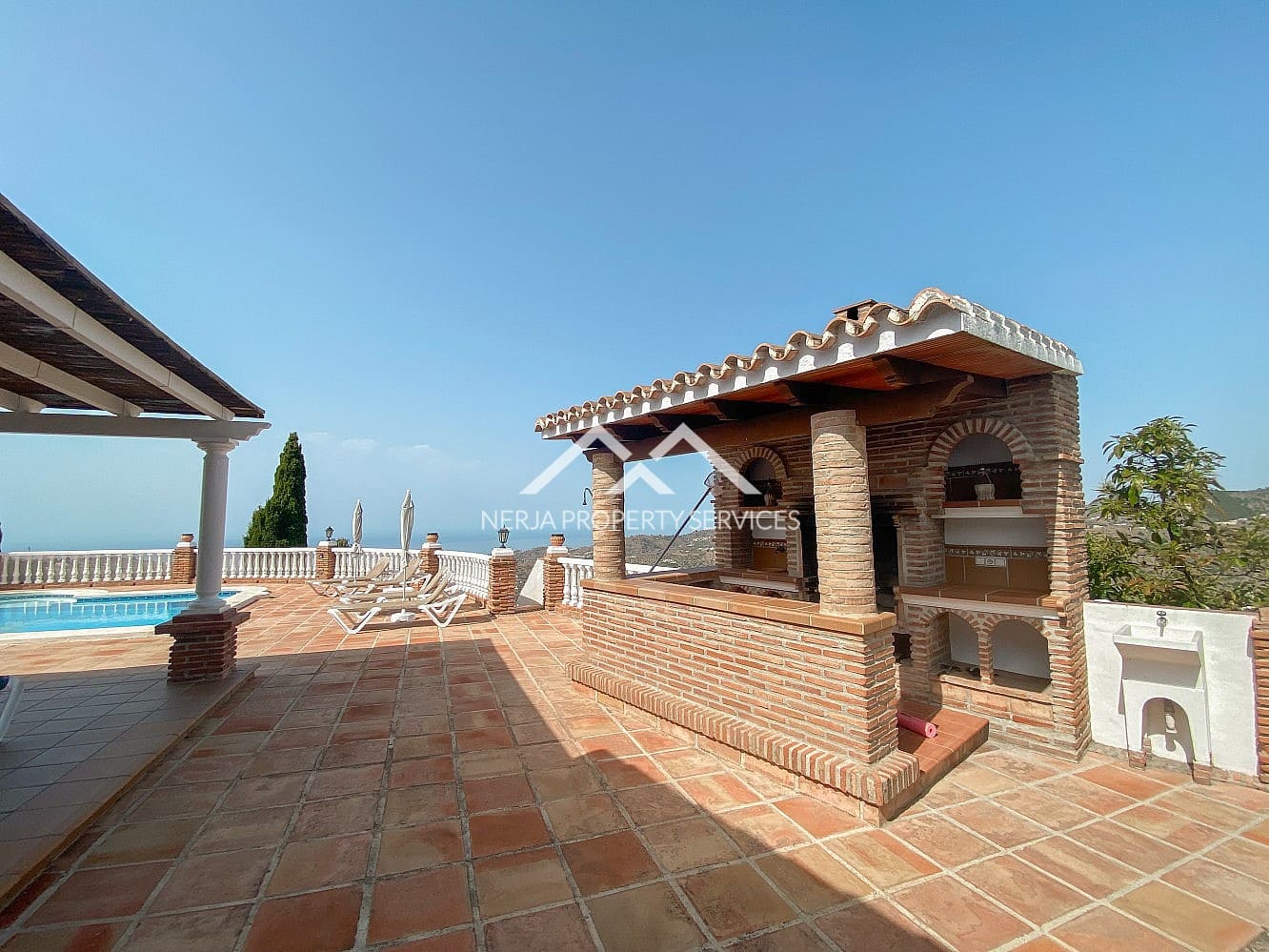 3 bedroom Villa for rent in Torrox with pool garage - € 1,700 (Ref: 9046329)