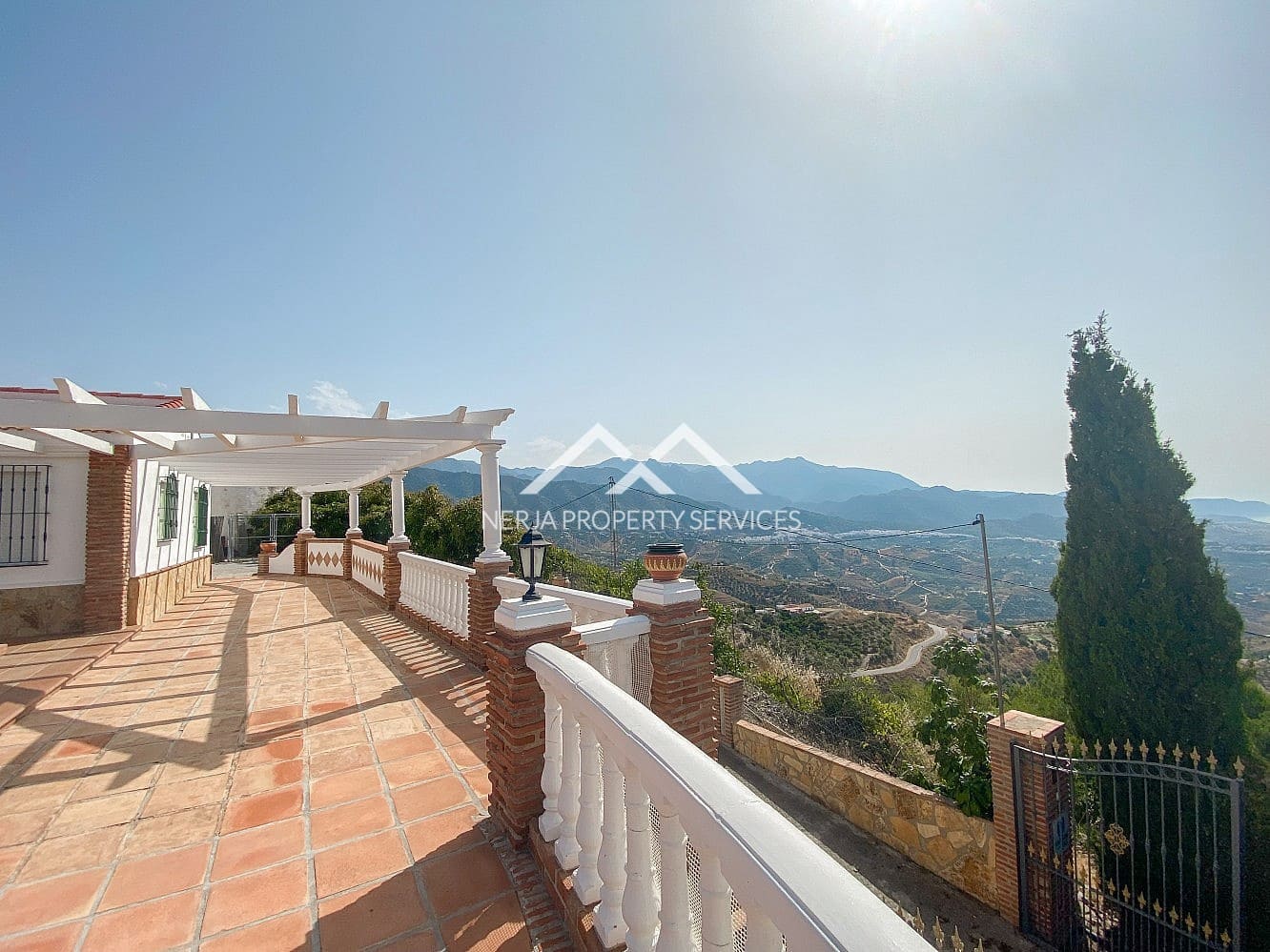 3 bedroom Villa for rent in Torrox with pool garage - € 1,700 (Ref: 9046329)