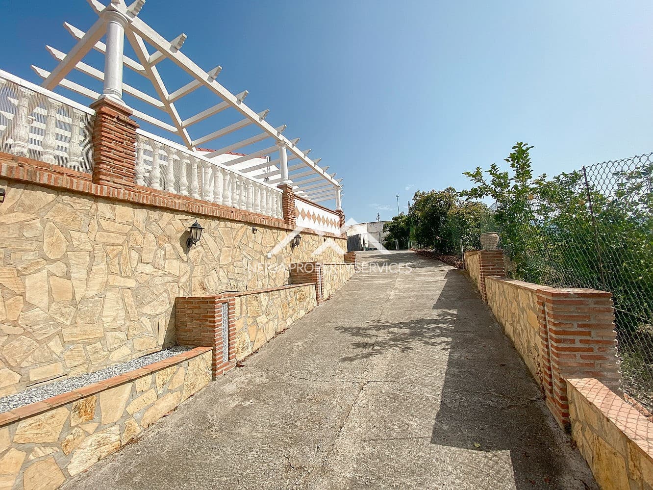 3 bedroom Villa for rent in Torrox with pool garage - € 1,700 (Ref: 9046329)