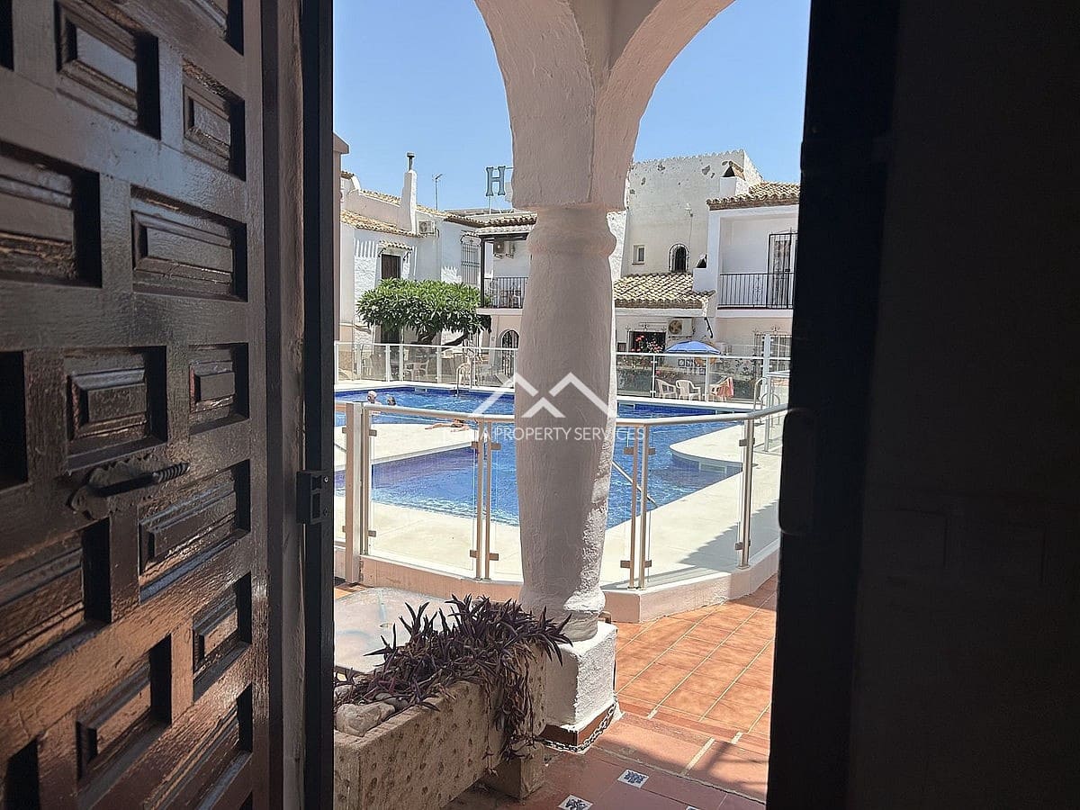 2 sypialnia Dom na sprzedaż w Nerja z basenem garażem - 320 000 € (Ref: 9084312)