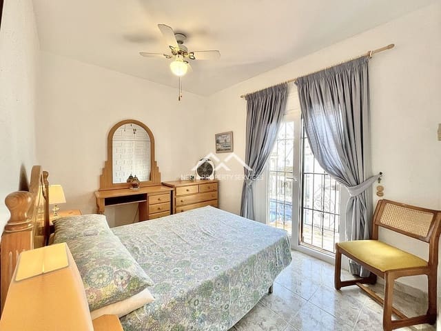 2 sypialnia Dom na sprzedaż w Centro, Nerja z basenem garażem - 320 000 € (Ref: 9084312)