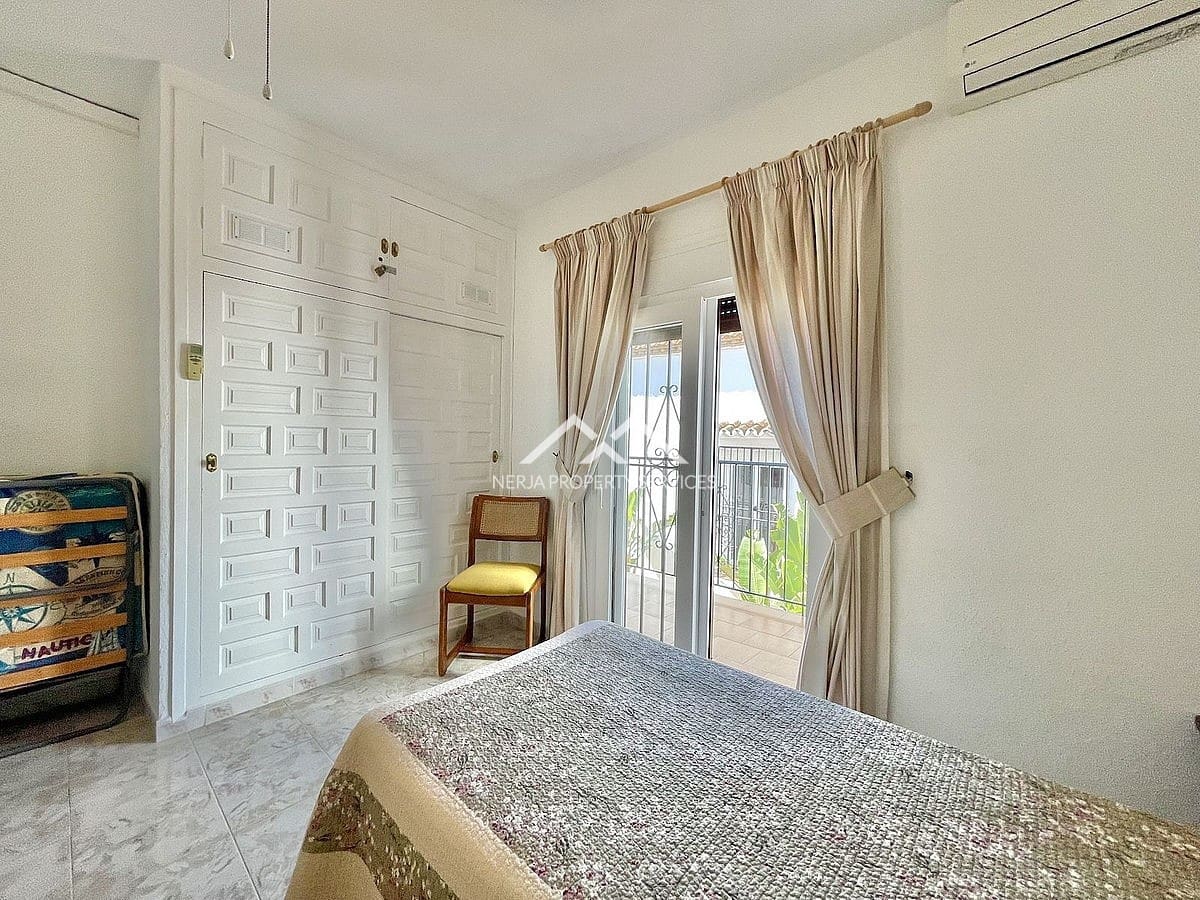 2 sypialnia Dom na sprzedaż w Nerja z basenem garażem - 320 000 € (Ref: 9084312)