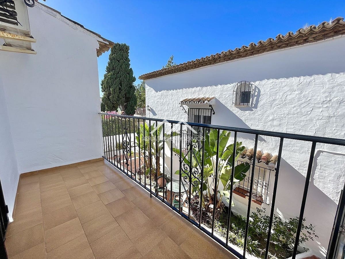 2 sypialnia Dom na sprzedaż w Nerja z basenem garażem - 320 000 € (Ref: 9084312)