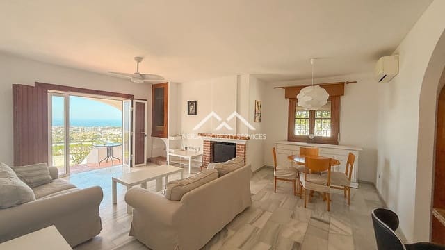 2 soveværelse Villa til salg i Centro, Nerja med swimmingpool garage - € 650.000 (Ref: 9086437)