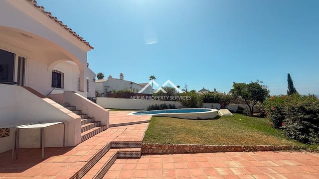 2 soveværelse Villa til salg i Centro, Nerja med swimmingpool garage - € 650.000 (Ref: 9086437)