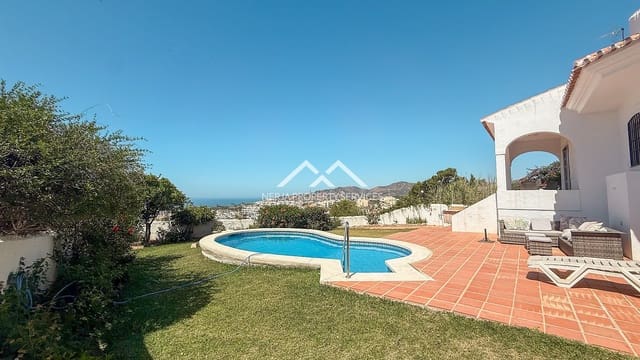 2 soveværelse Villa til salg i Centro, Nerja med swimmingpool garage - € 650.000 (Ref: 9086437)