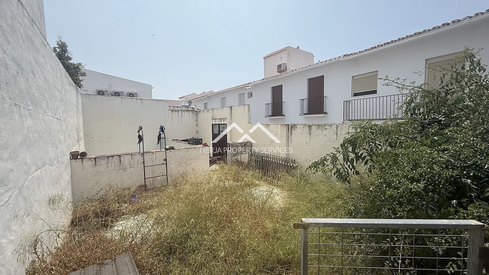 Grunde uden byggetilladelser til salg i Frigiliana - € 99.000 (Ref: 9097064)