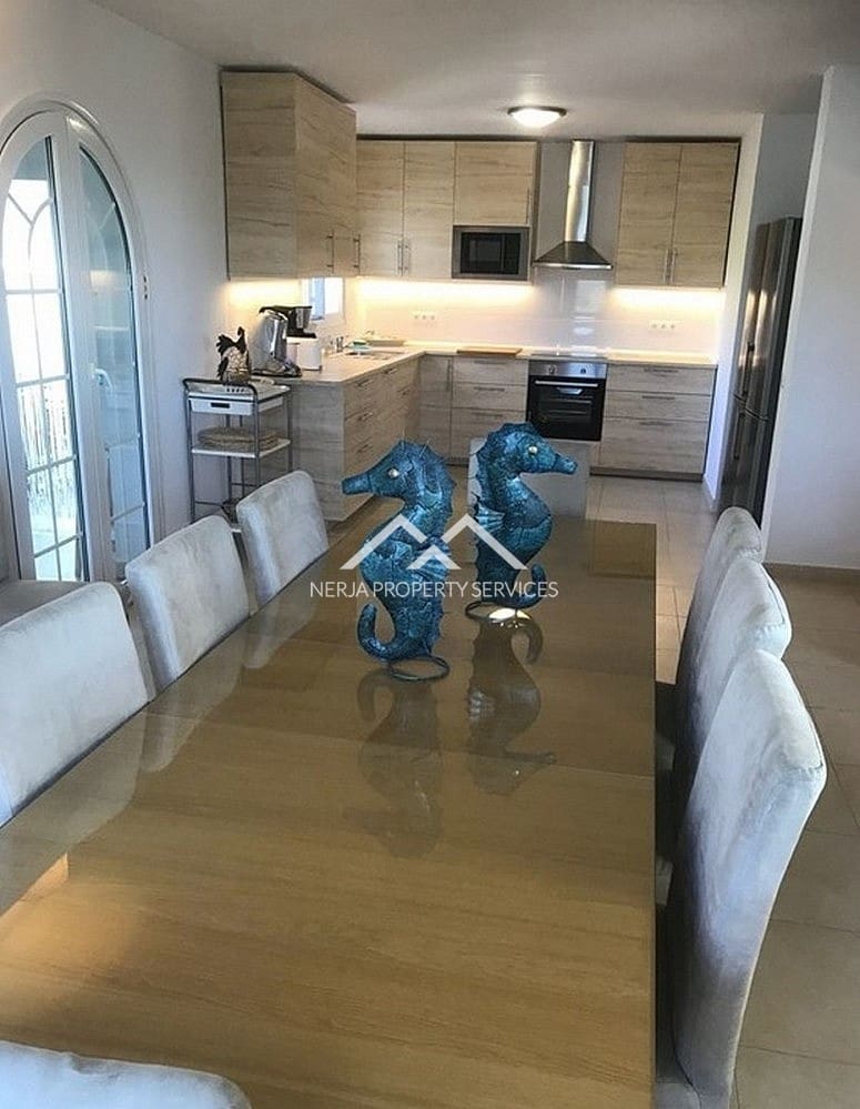 5 soveværelse Villa til salg i Frigiliana med swimmingpool - € 950.000 (Ref: 9181649)