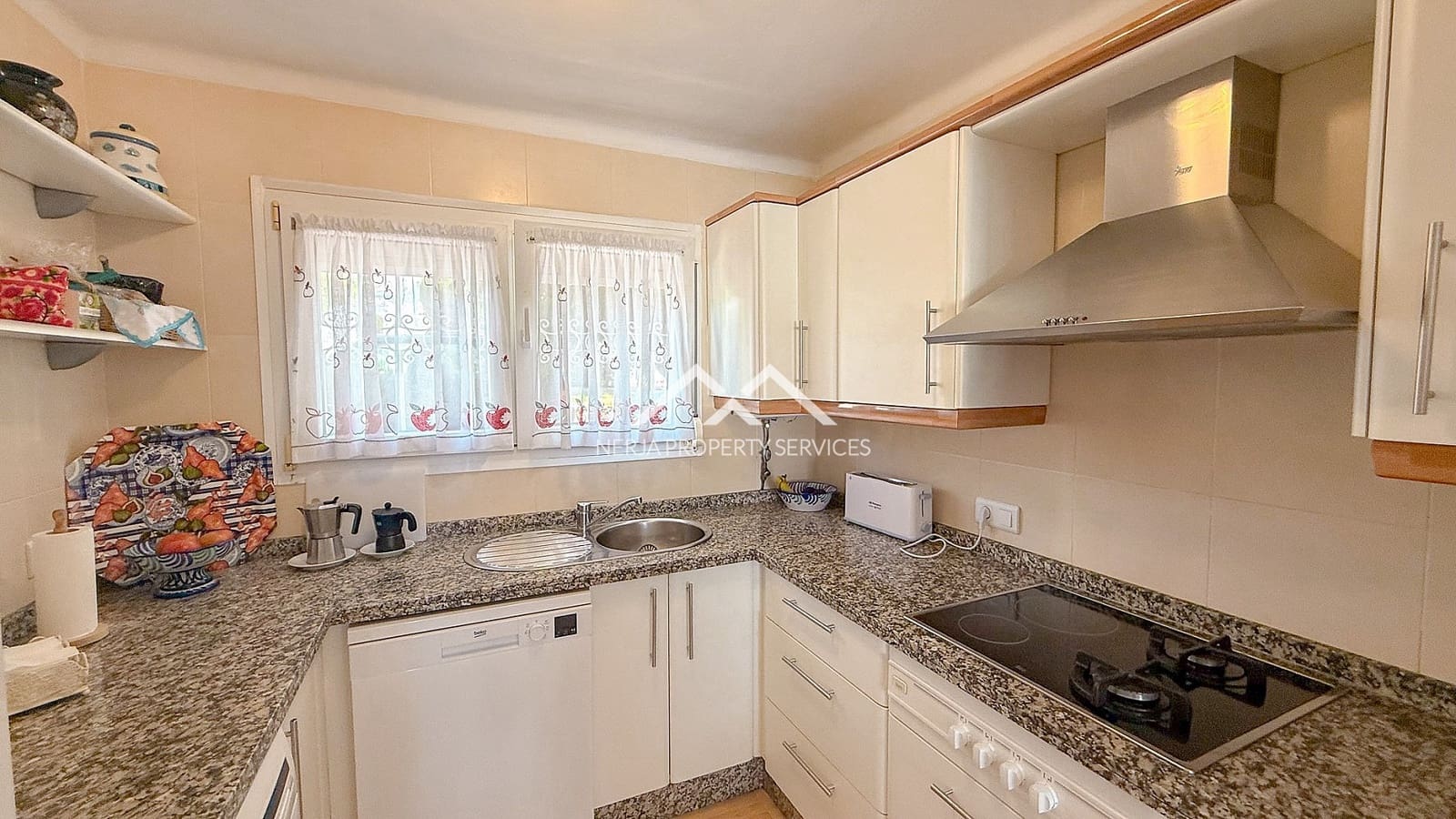 2 soveværelse Byhus til salg i Nerja - € 399.000 (Ref: 9185733)