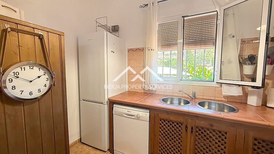 2 soveværelse Villa til salg i Frigiliana med swimmingpool garage - € 365.000 (Ref: 9235115)