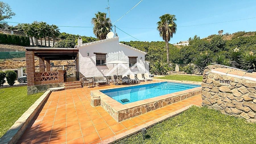 2 soveværelse Villa til salg i Frigiliana med swimmingpool garage - € 365.000 (Ref: 9235115)