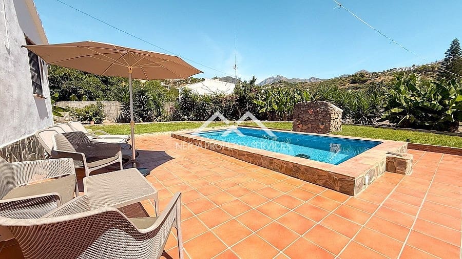 2 soveværelse Villa til salg i Frigiliana med swimmingpool garage - € 365.000 (Ref: 9235115)