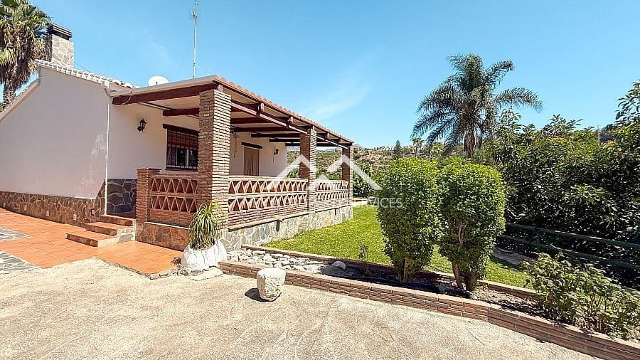 2 soveværelse Villa til salg i Frigiliana med swimmingpool garage - € 365.000 (Ref: 9235115)