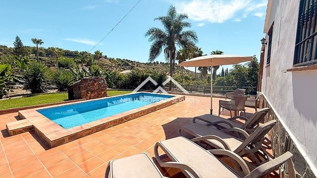 2 soveværelse Villa til salg i Frigiliana med swimmingpool garage - € 365.000 (Ref: 9235115)