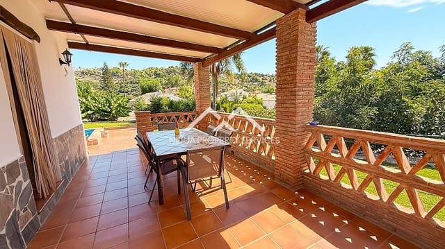 2 soveværelse Villa til salg i Frigiliana med swimmingpool garage - € 365.000 (Ref: 9235115)