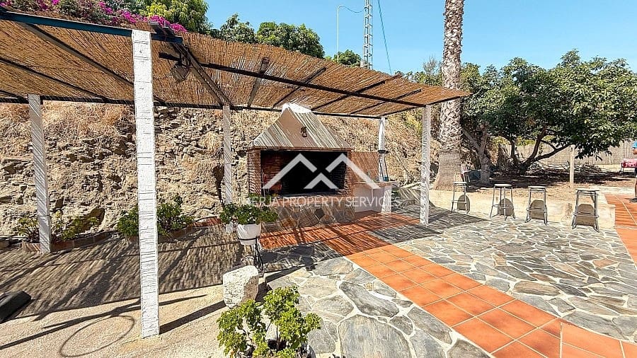 2 soveværelse Villa til salg i Frigiliana med swimmingpool garage - € 365.000 (Ref: 9235115)
