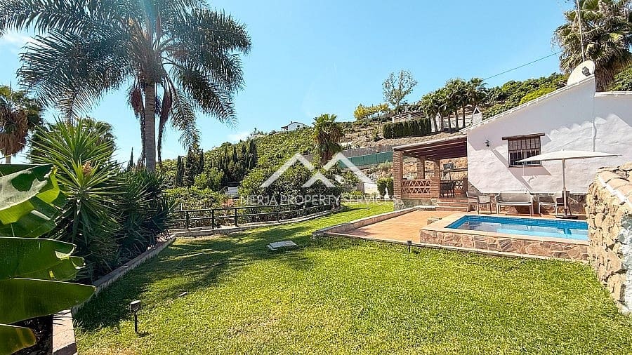 2 soveværelse Villa til salg i Frigiliana med swimmingpool garage - € 365.000 (Ref: 9235115)