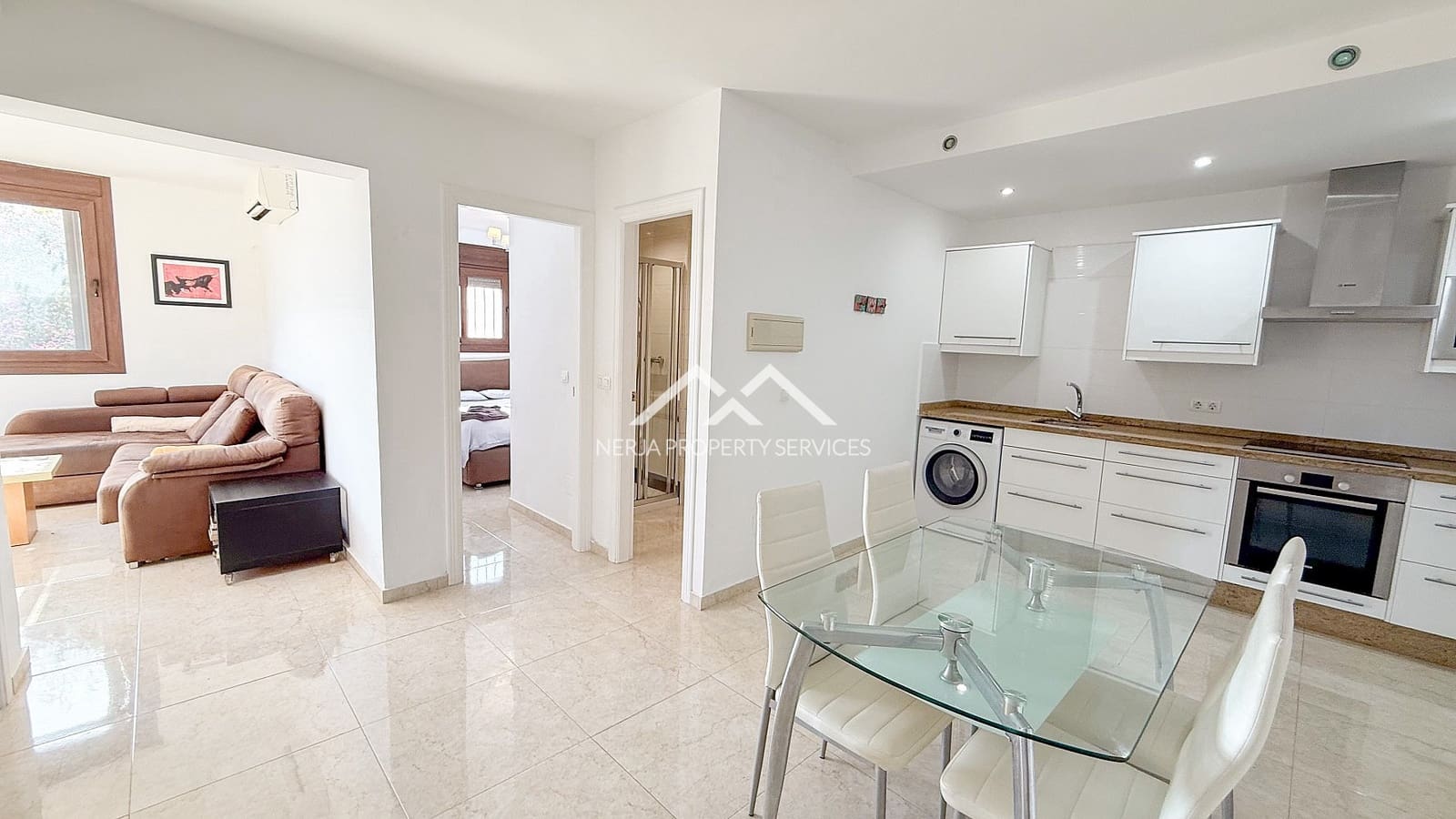 2 soveværelse Villa til salg i Nerja med swimmingpool garage - € 450.000 (Ref: 9248914)