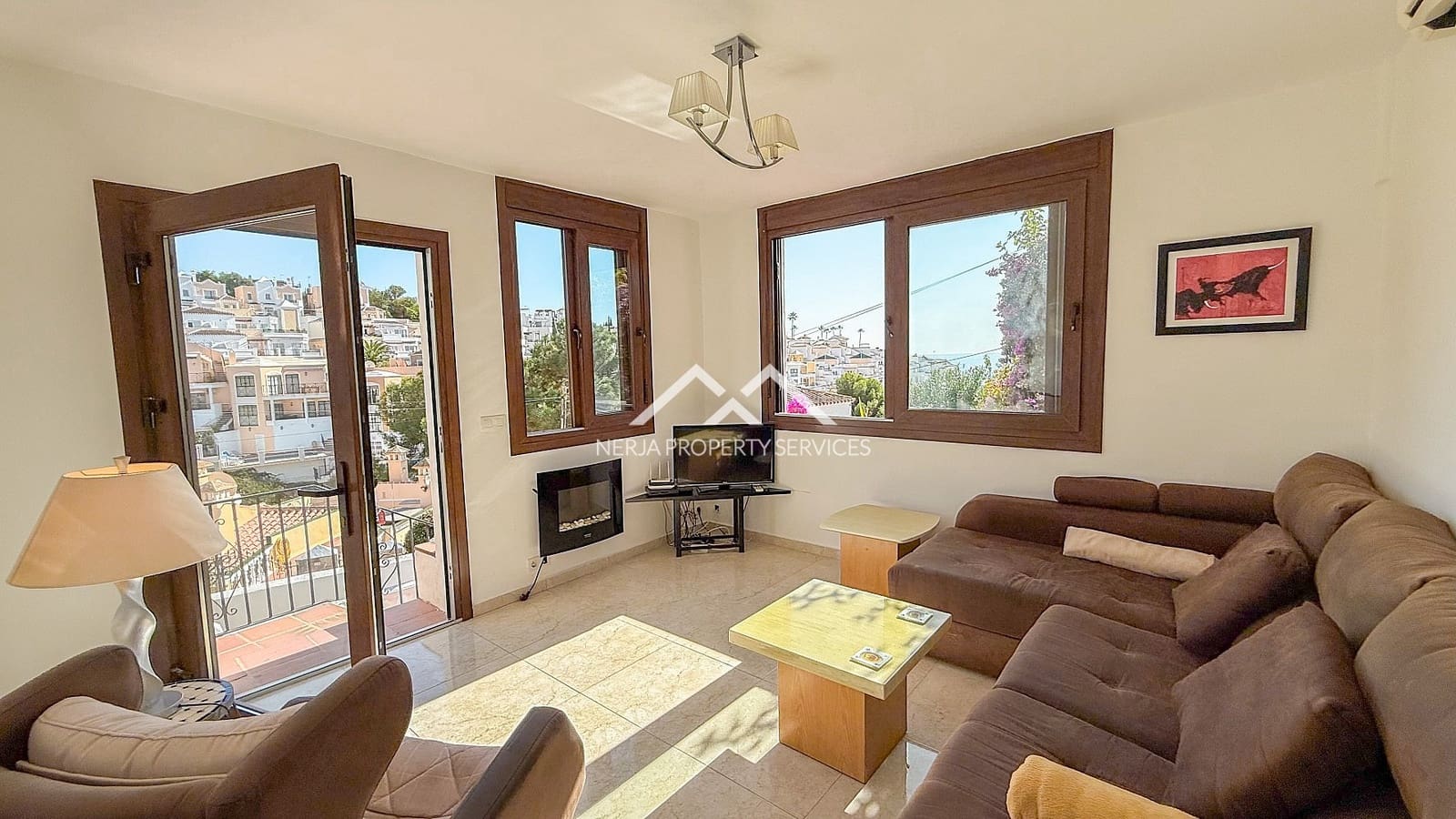 2 soveværelse Villa til salg i Nerja med swimmingpool garage - € 450.000 (Ref: 9248914)