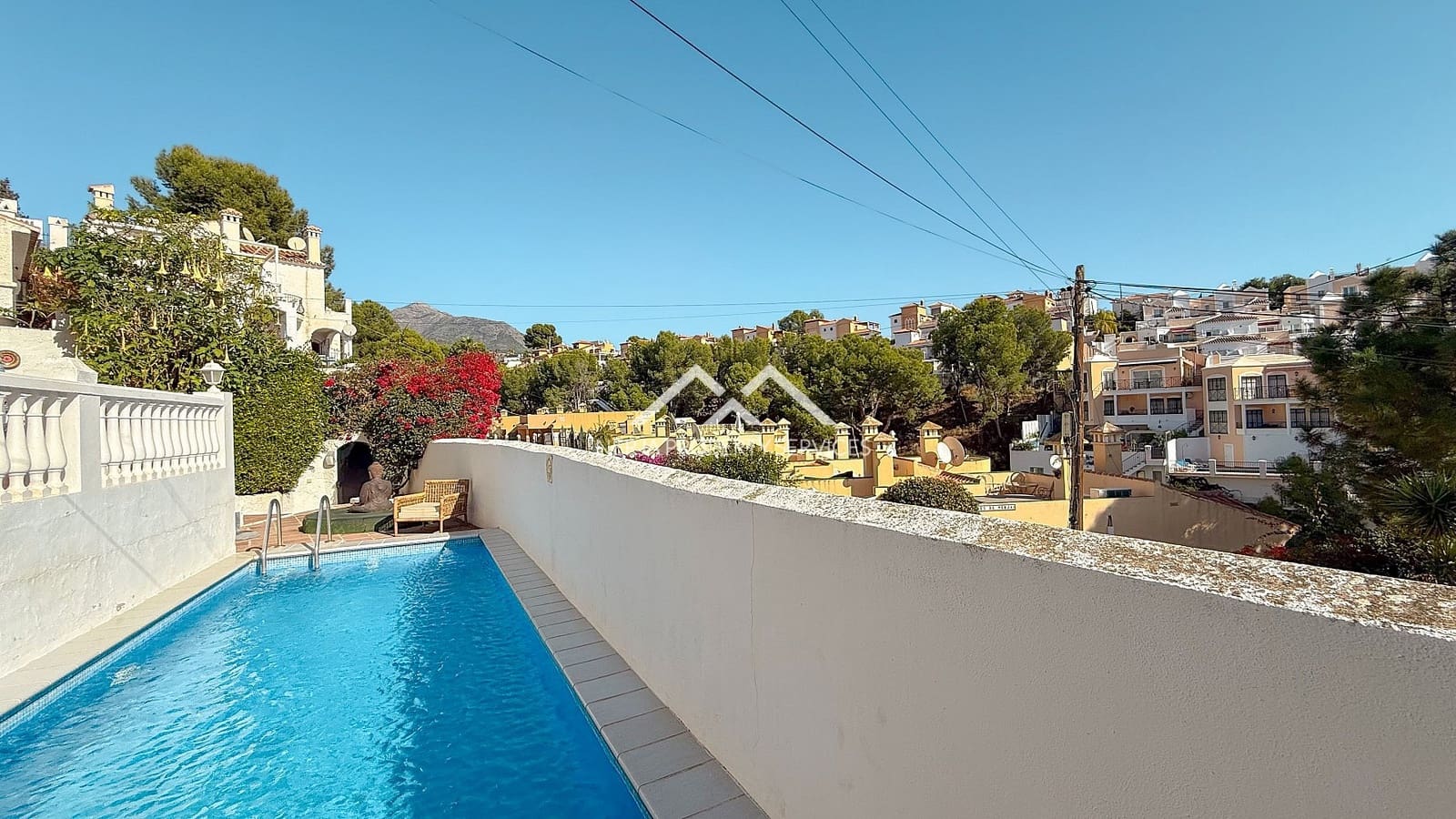 2 soveværelse Villa til salg i Nerja med swimmingpool garage - € 450.000 (Ref: 9248914)