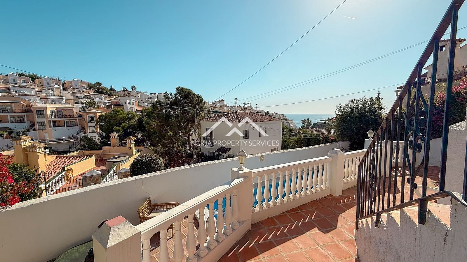 2 soveværelse Villa til salg i Nerja med swimmingpool garage - € 450.000 (Ref: 9248914)