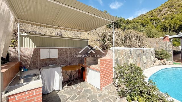 2 soveværelse Villa til salg i Frigiliana med swimmingpool garage - € 399.000 (Ref: 9256225)