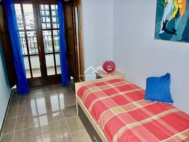 2 bedroom Penthouse for rent in Frigiliana - € 1,200 (Ref: 9267785)