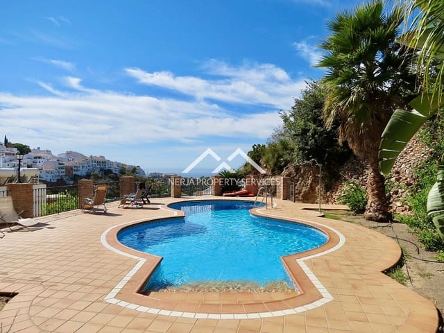 2 bedroom Penthouse for rent in Frigiliana - € 1,200 (Ref: 9267785)