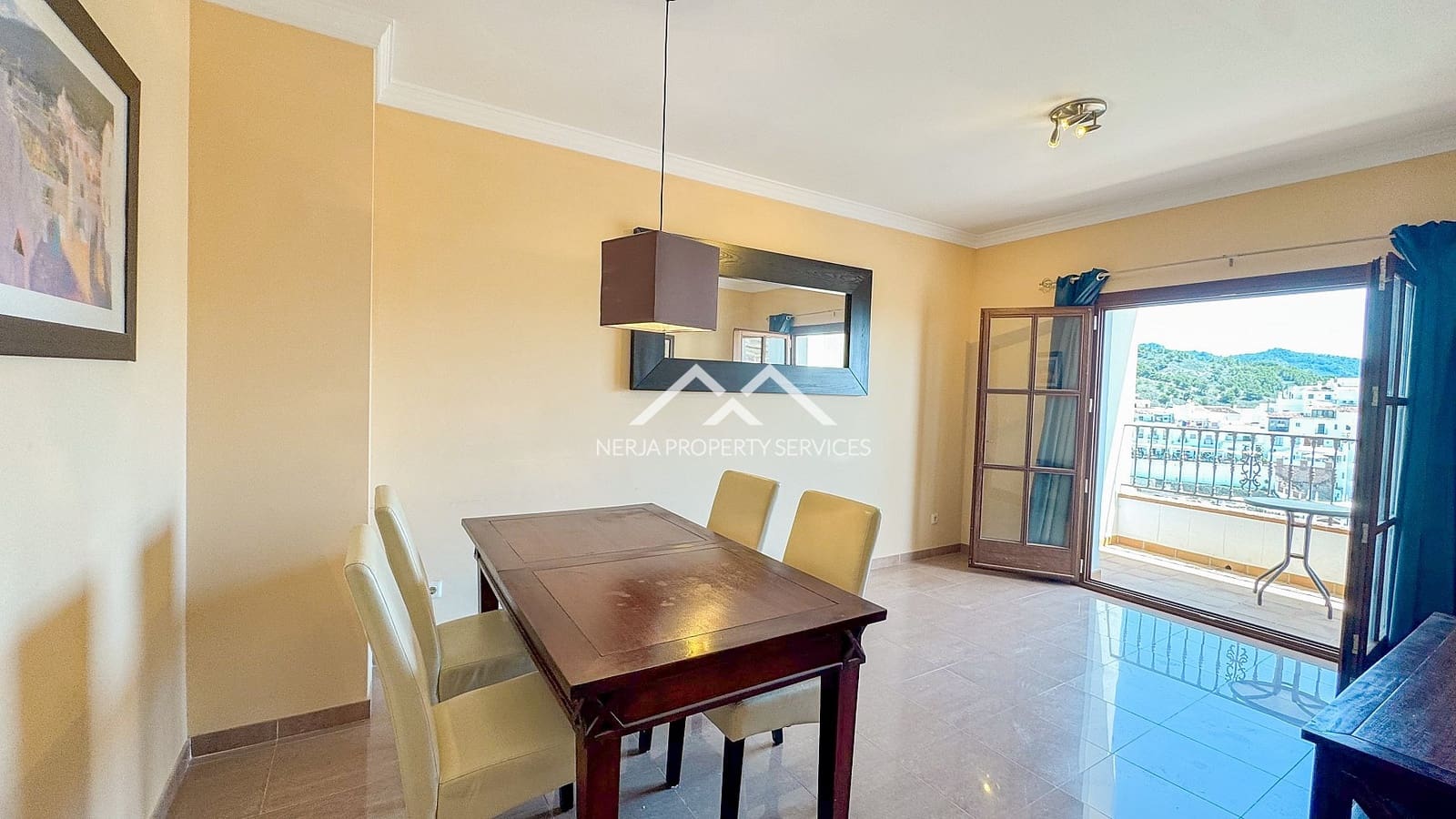 2 bedroom Penthouse for rent in Frigiliana with pool - € 1,100 (Ref: 9267785)